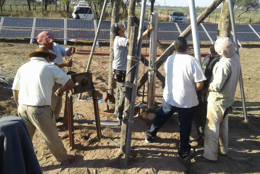 Instalación de la bomba solar más grande de Argentina