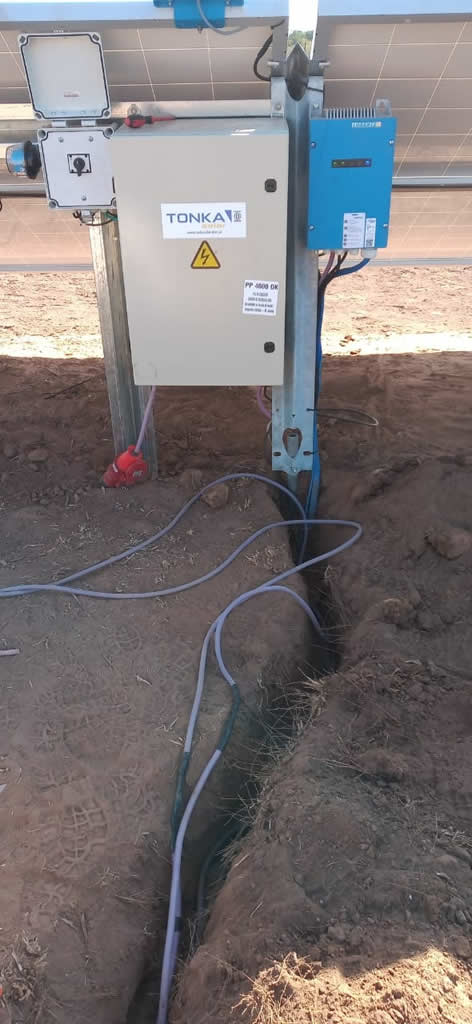 Nueva obra de bombeo solar para provisión de agua en ganadería